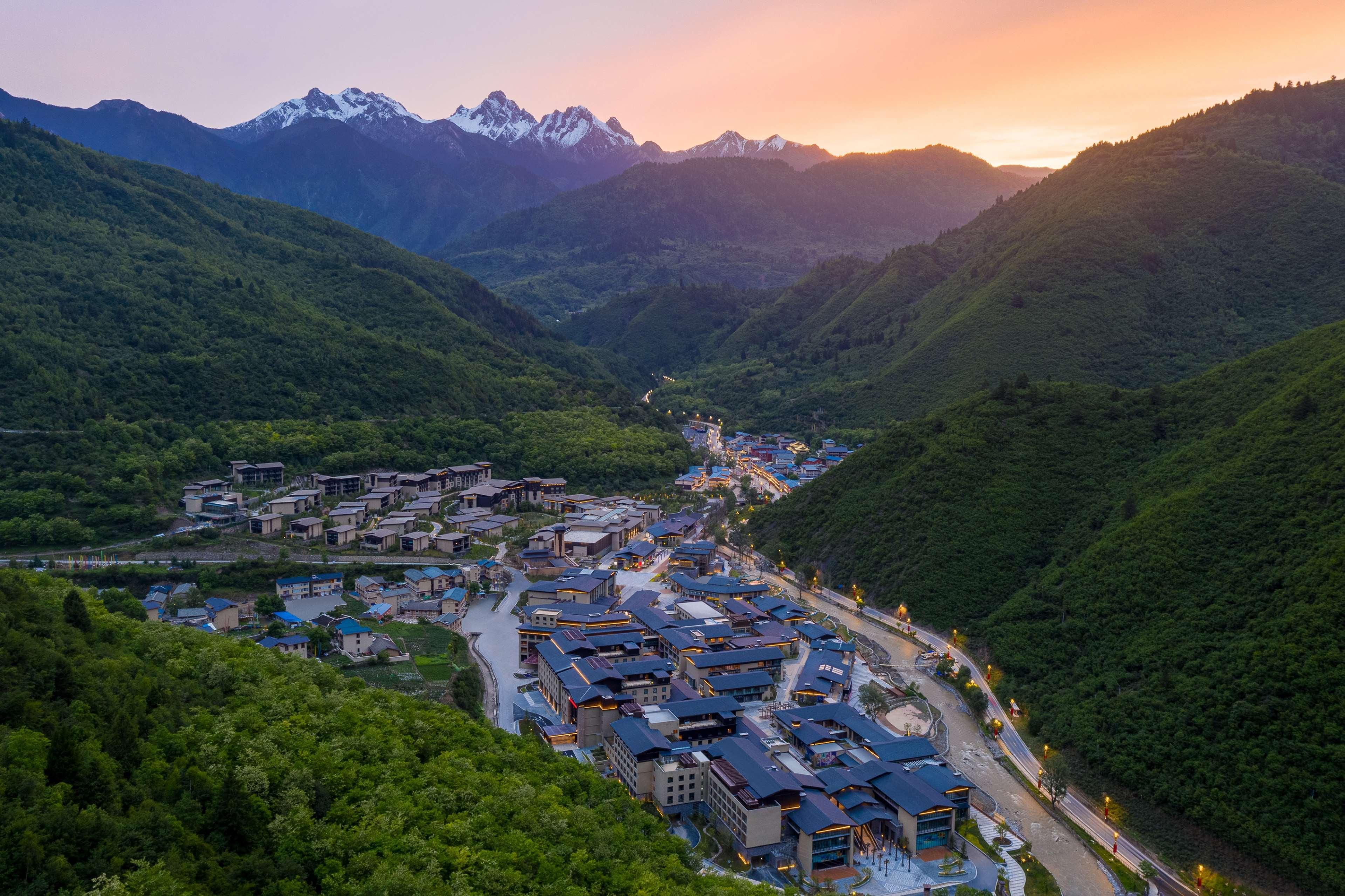 Hilton Jiuzhaigou Resort Zhangzha Town Exterior foto